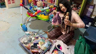 24 HORAS EN EL SÓTANO CON MI BEBÉ REBORN HAZEL AINARA / BAÑAMOS A LAS BARBIES + AGUANTAMOS 🥶 FRIÓ