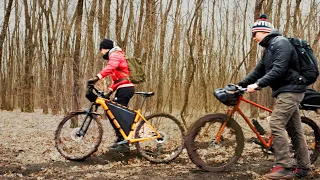 Spring Cycle Picnic in the Woods | Outdoor Burgers and Campfire