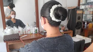 Anggunnya pemilik rambut panjang ini