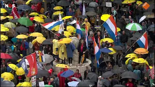 Drukte op de Dam bij demonstratie tegen het coronabeleid