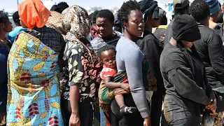 Tunisia: African migrants expelled from Sfax centre