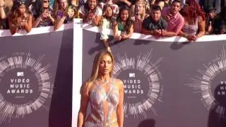 Jennifer Lopez's Stunning VMA Red Carpet Look