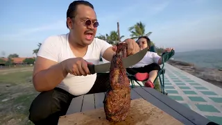 Funny Thai Salt Bae (Father&Son Duo) At Beach😁😁