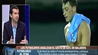 Mesut Özil swapped shirts with a Celta Vigo player, then tossed it into the stands