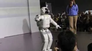 Walking and Dancing Humanoid Robot - Asimo Honda Robot