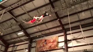 Flying Trapeze: Flexus / Flexus