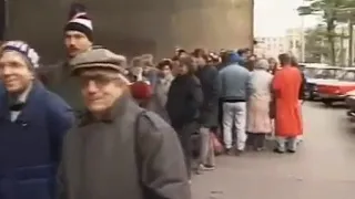 Fronta na automatické pračky za socialismu - 1989