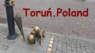Walking in Poland. Torun is a medieval city that smells of gingerbread even at night. Reed more 👇