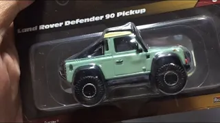 Hot Wheels Elite Land Rover Defender 90 Pickup