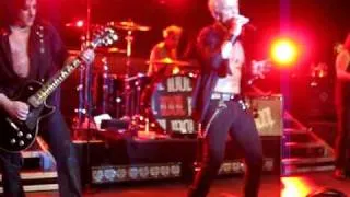 Billy Idol   plays L.A. Woman live at the Majestic Ventura Theater