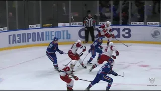 Яшкин забивает победный гол / Jaskin's late GWG at Loko game