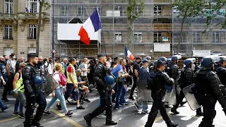 French MPs approve COVID health pass for bars and restaurants despite tens of thousands protesting