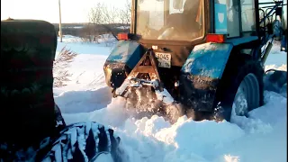 Метровый снег и МТЗ.Чистим дорогу.