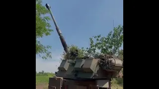 Ukrainian AHS Krab 155mm self-propelled howitzer donated by Poland 🇵🇱 to Ukraine 🇺🇦 in action