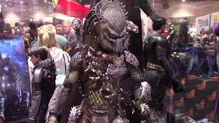 SDCC 2107 HOT TOYS WOLF PREDATOR 2.0! Sideshow Collectibles Booth! AVP Alien