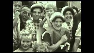 Uit de oude doos: film uit 1952 - Wachten op de optocht