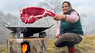 A Meaty Rustic Lunch Of Tender Beef Steaks! Everyone Will Stay Full!