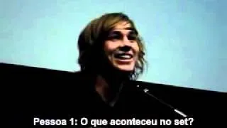 William Moseley: Will responde se ele e Anna estão juntos - Legendado