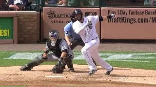 CWS@DET: Martinez ties the game with an RBI single