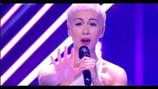 Скандал. Фанат отобрал микрофон. SuRie - Storm - United Kingdom Eurovision 2018. Евровидение 2018.