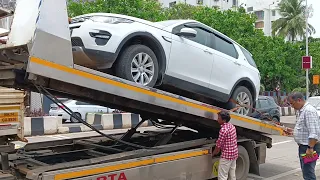 Tow car with flatbed truck 🚛 | Discovery land rover car towing with flatbed truck | #trending #viral