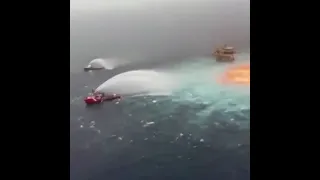 В Мексиканском заливе происходит один из самых необычных пожаров.