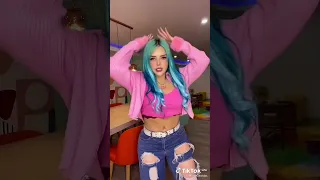 tik tok de Soni colorida💙 bailando