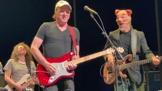 Adrian Belew and Les Claypool revisiting King Crimson