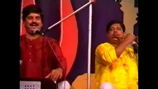 1995-1223 Evening Program, Kishor Chaturvedi, Ganapatipule, India, DP-RAW