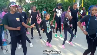 Jay Melody - Dance challenge skydancer