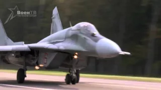 Landing aircraft MIG 29 and SU 25 // Посадка самолетов МИГ 29 и СУ 25