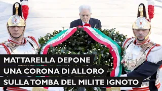 Mattarella depone una corona d’alloro sulla Tomba del Milite Ignoto