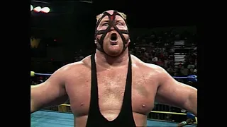 Vader Destroys 2 Jobbers in Handicap match! 1992 (WCW)