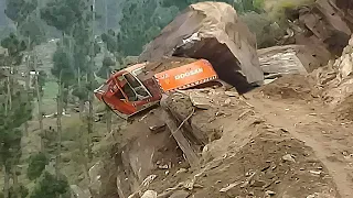 Heavy Equipment Operator IDIOTS | WISE Fails Compilation - Biggest Truck, Excavator Fail Win Skills