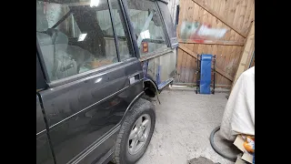 1995 Range Rover Softdash SE ep1 - rear cross member replacement - profanity and rust