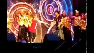 SLAM NJ SRK performs "Tumse Milke Dilka Jo Haal"