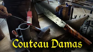 Techniques de Forge Anciennes et Modernes : Création d'un Couteau Damas (90MCV8/Nickel)