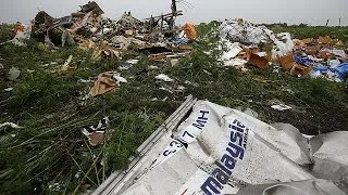 Ukraine: OSCE observers accuse gunmen of blocking access to MH17 crash site