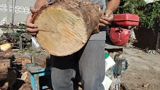 работаем дровоколом, начинаем сезон заготовки дров.