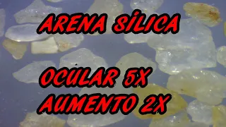 Observación de arena sílica con microscopio estereoscópico