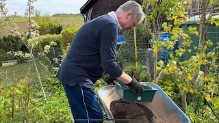 Вербное Воскресенье 🌷🌹.  А  Мы на Даче, Сажаю цветы и Лук.