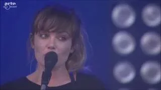Julia Stone - "Death Defying Acts" Live Performance.
