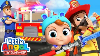 Jadi Polisi atau Pemadam Kebakaran, ya? | Kartun Anak | Little Angel Bahasa Indonesia