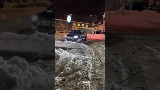 VW Touareg V6 snow plowing