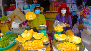 Cambodian Street Food Tour 2021 - Walking Around Phsar Deum Kor, Phnom Penh