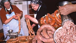 Homemade sausages. Minced meat for your artisan sausage and preserved all year round