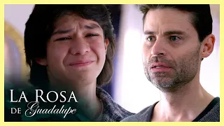 Benji se quita la venda de los ojos con su papá | La rosa de Guadalupe 4/4 | Un papá de cartón