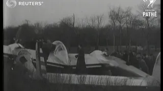 Record breaking plane crashes on landing at Long Island, New York (1939)