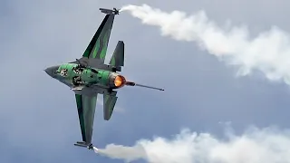 Absolutely stunning F-16 display in the hands of a fast jet legend - RIAT '23