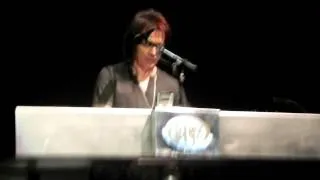 Sing-a-long with Lawrence Gowan